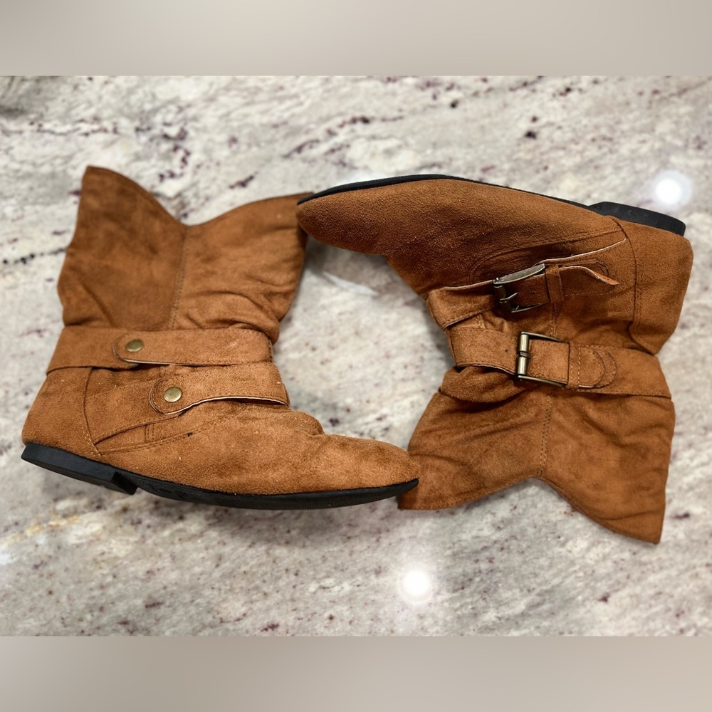 Max Collection Brown Suede Booties